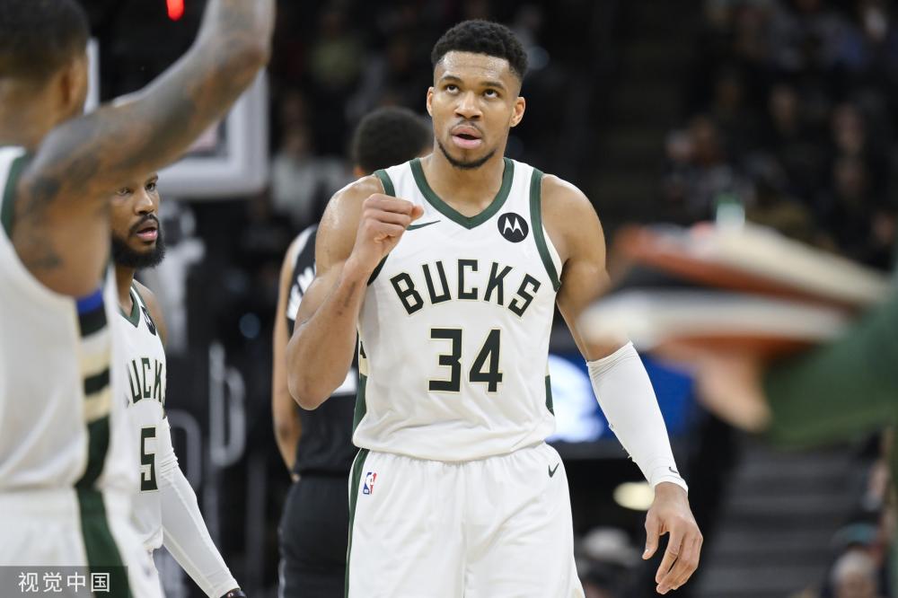 半场：帕尔马1-0博洛尼亚，博尼点射破门，铃木彩艳奉献神扑.